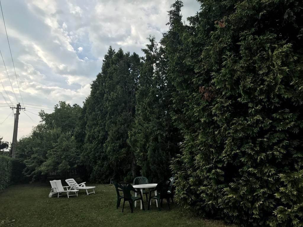Retro Haz Pensionat Balatonszabadi Fürdőtelep Exteriör bild