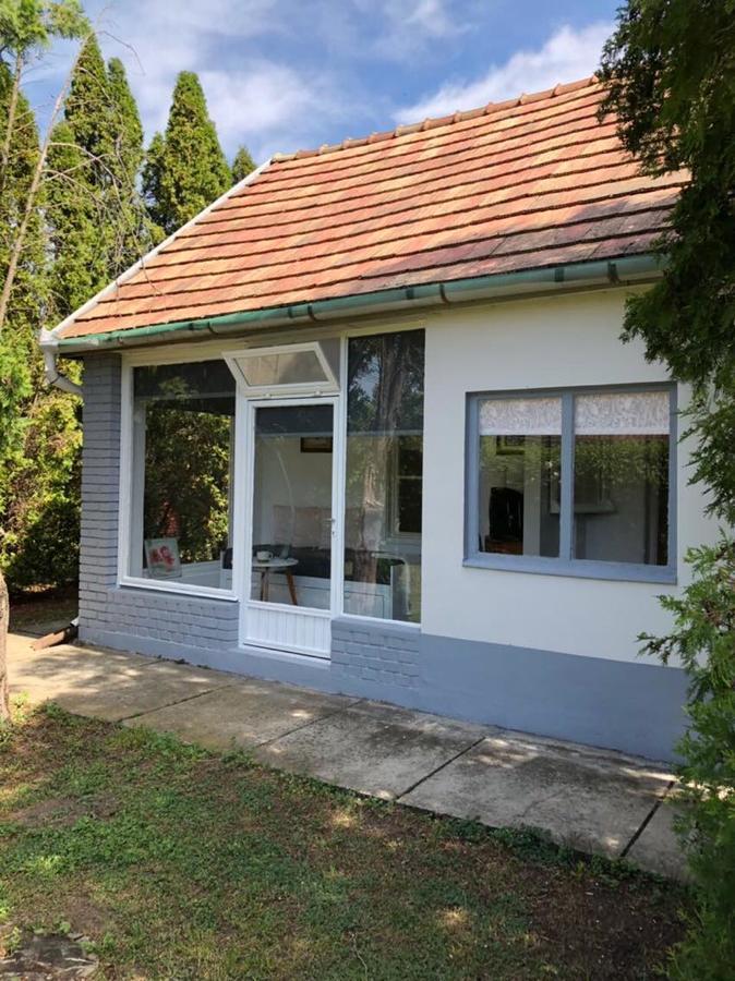 Retro Haz Pensionat Balatonszabadi Fürdőtelep Exteriör bild