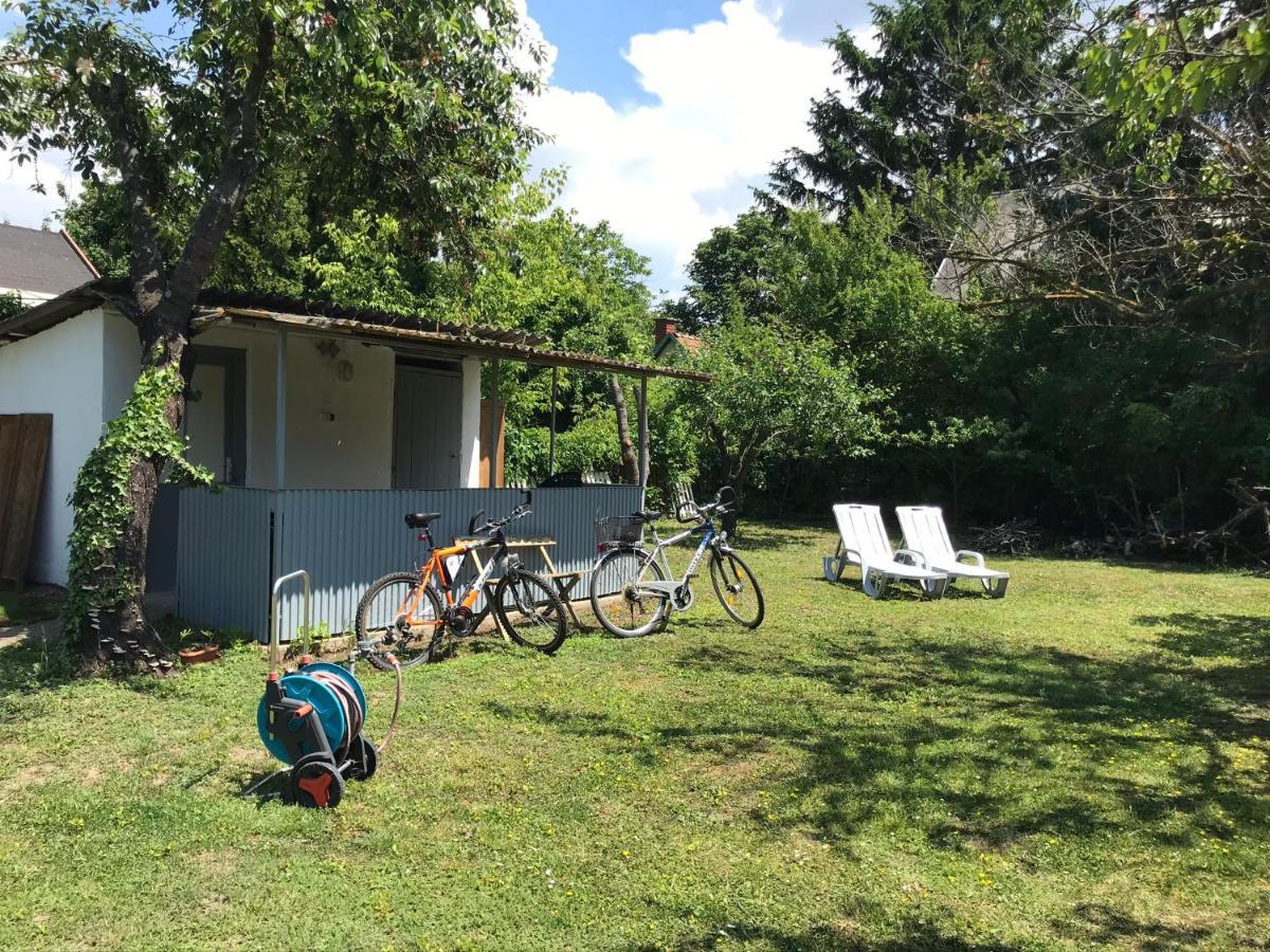 Retro Haz Pensionat Balatonszabadi Fürdőtelep Exteriör bild