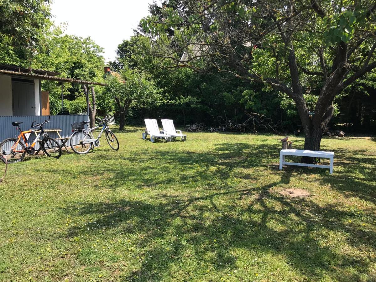 Retro Haz Pensionat Balatonszabadi Fürdőtelep Exteriör bild