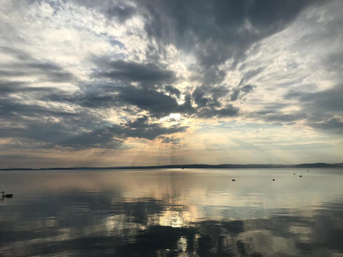 Retro Haz Pensionat Balatonszabadi Fürdőtelep Exteriör bild